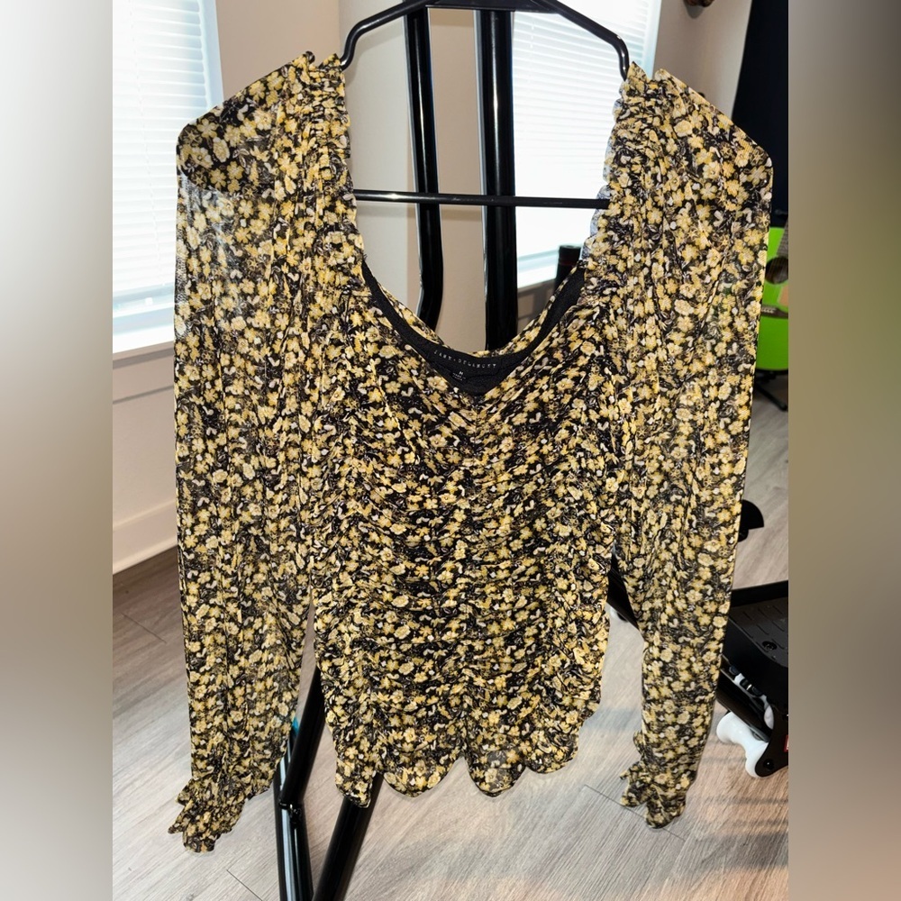 Jane and Delancey Floral Print Blouse Size Medium